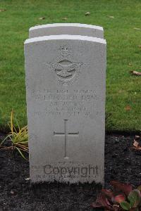 Berlin 1939-1945 War Cemetery - Lumsden, William